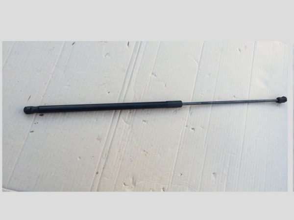 Amortizor capota fata VW Passat B8 3G0823359 3G0 823 359 - Dezmembrari Auto