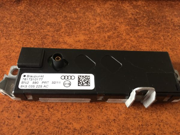 Amplificator 8K5035225AC 8K5 035 225 AC Audi A4 8k B8 facelift din 2013 - Dezmembrari Auto