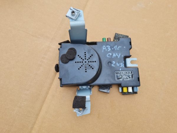 Amplificator antena Audi A3 8P 8P4035225A 8P4 035 225 A - Dezmembrari Auto