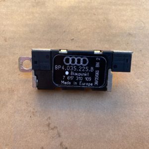 Amplificator antena Audi A3 8P 8P4035225B 8P4 035 225 B - Dezmembrari Auto