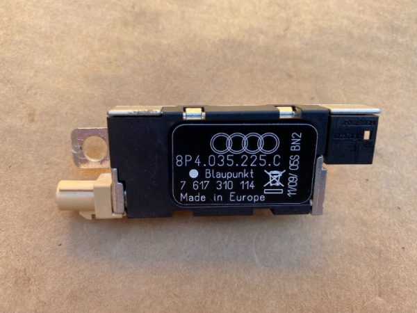 Amplificator antena Audi A3 8P 8P4035225C 8P4 035 225 C - Dezmembrari Auto