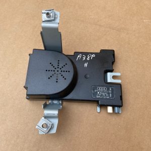 Amplificator antena Audi A3 8P 8P4035225D 8P4 035 225 D - Dezmembrari Auto