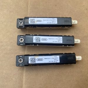 Amplificator antena Audi A3 8V 8V3035225 8V3 035 225 8V4035225 8V4 035 225 - Dezmembrari Auto