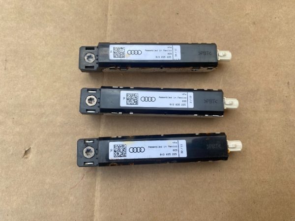 Amplificator antena Audi A3 8V 8V3035225 8V3 035 225 8V4035225 8V4 035 225 - Dezmembrari Auto