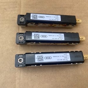 Amplificator antena Audi A3 8V 8V3035225B 8V3 035 225 B 8V4035225B 8V4 035 225 B - Dezmembrari Auto