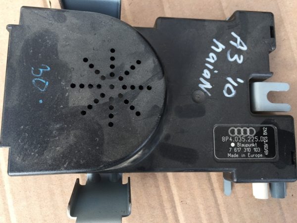 Amplificator antena Audi A3 8P4035225D 8P4 035 225 D - Dezmembrari Auto