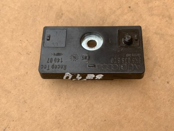 Amplificator antena Audi A4 B8 8K5035570 8K5 035 570 - Dezmembrari Auto