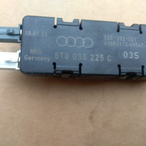 Amplificator antena Audi A5 8T8035225C 8T8 035 225 C - Dezmembrari Auto