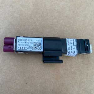 Amplificator antena Audi A6 C7 avant 4G9035225 4G9 035 225 la 0 km - Dezmembrari Auto