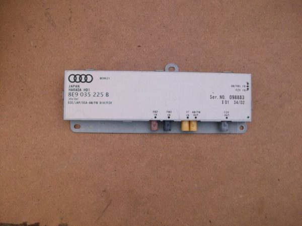Amplificator antena Audi 8E9035225B - Dezmembrari Auto