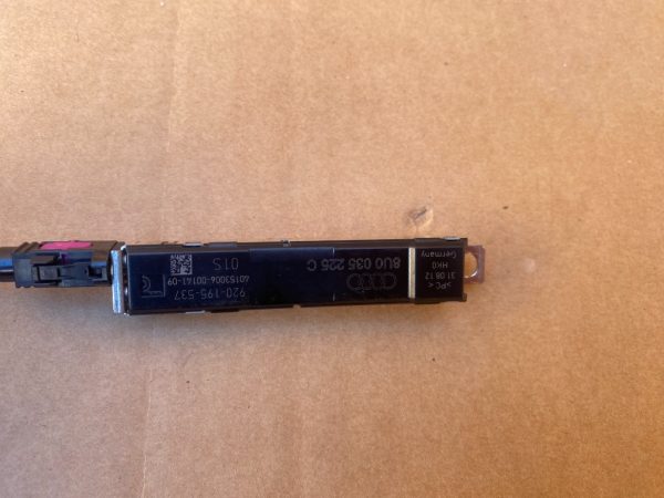 Amplificator antena Audi Q3 8U0035225C 8U0 035 225 C - Dezmembrari Auto