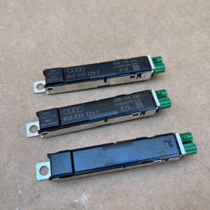 Amplificator antena Audi Q3 8U0035225F, 8U0 035 225 F - Dezmembrari Auto