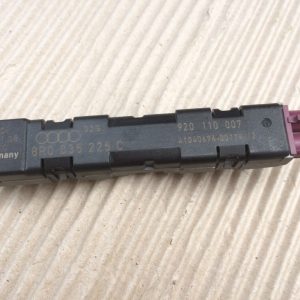 Amplificator antena Audi Q5 8R0035225C 8R0 035 225 C - Dezmembrari Auto