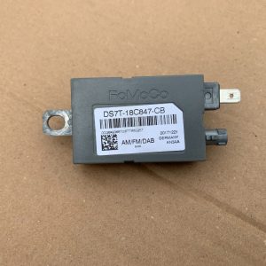 Amplificator antena Ford Mondeo 5 2018 DS7T-18C847-CB - Dezmembrari Auto