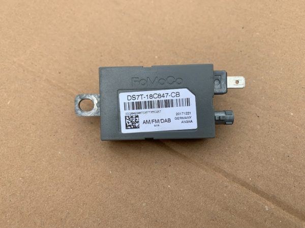Amplificator antena Ford Mondeo 5 2018 DS7T-18C847-CB - Dezmembrari Auto