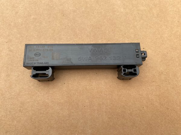 Amplificator antena VW Caddy Ford Tourneo Connect 2023 5WA962132 5WA 962 132 - Dezmembrari Auto