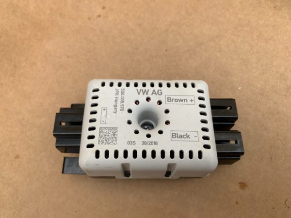 Amplificator antena VW Golf 7 2019 5Q0035570 5Q0 035 570 la 0 km - Dezmembrari Auto