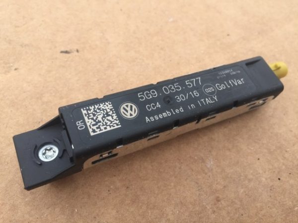 Amplificator antena VW Golf 7 5G9035577 5G9 035 577 - Dezmembrari Auto