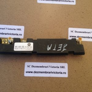 Amplificator antena VW Jetta 1K5035532A 1K5 035 532 A - Dezmembrari Auto