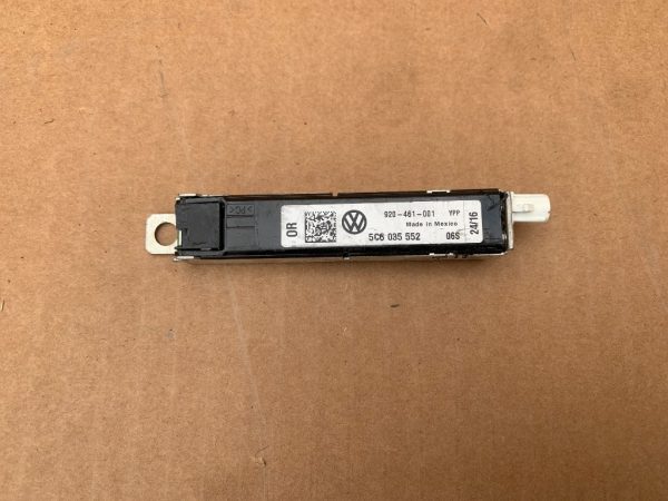 Amplificator antena VW Jetta 2017 5C6035552 5C6 035 552 - Dezmembrari Auto
