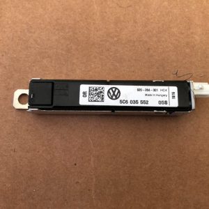 Amplificator antena VW Jetta 5C6035552 5C6 035 552 - Dezmembrari Auto