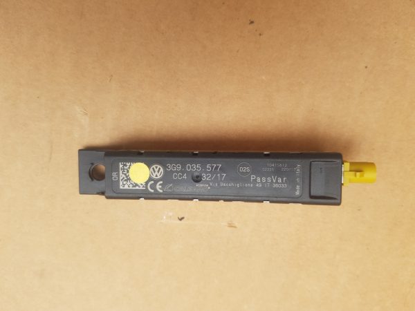 Amplificator antena VW Passat B8 3G9035577 3G9 035 577 - Dezmembrari Auto