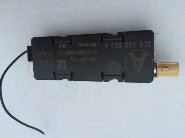 Amplificator antena VW Passat CC 2016 3C8035552A 3C8 035 552 A - Dezmembrari Auto