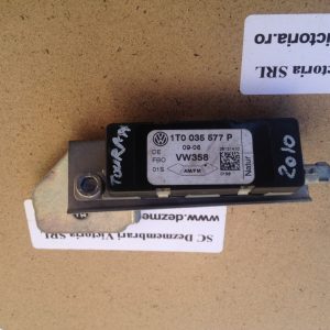 Amplificator antena VW Touran 2010 1T0035557P 1T0 035 557 P - Dezmembrari Auto