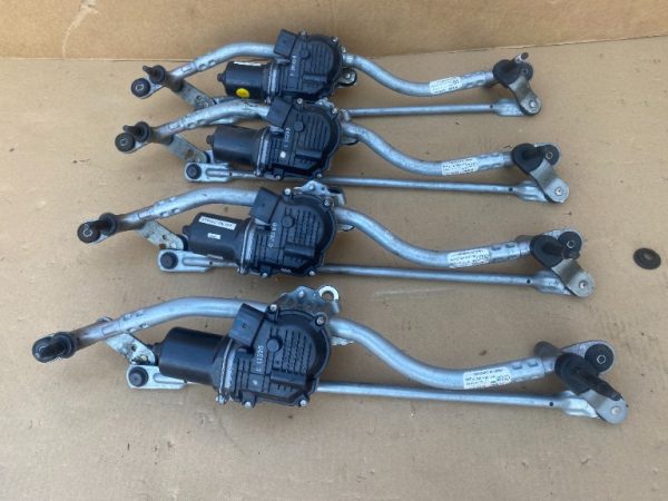 Ansamblu cu motoras Audi A4 B8 8K1955119B 8K1 955 119 B 8K1955023D 8K1 955 023 D - Dezmembrari Auto