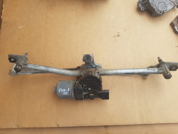 Ansamblu stergatoare cu motoras Skoda Fabia 1 6Q1955119A 6Q1 955 119 A - Dezmembrari Auto