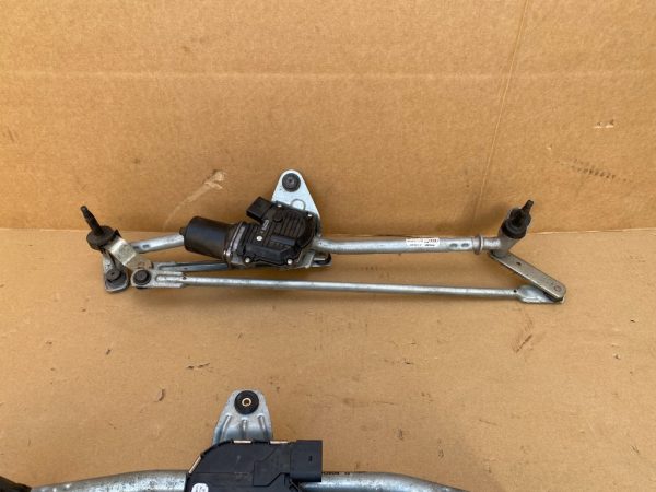 Ansamblu stergator cu motoras Audi TT 8S 8S1955023A 8S1 955 023 A - Dezmembrari Auto