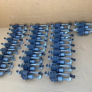 Ansamblu stergator cu motoras dreapta VW Golf 5 plus 6 plus 5M0955024C 5M0 955 024 C - Dezmembrari Auto
