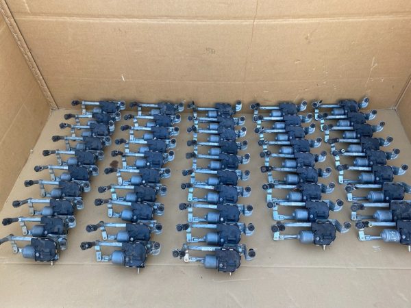 Ansamblu stergator cu motoras stanga VW Golf 5 plus 6 plus 5M0955023C 5M0 955 023 C - Dezmembrari Auto