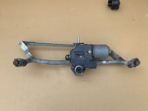 Ansamblu stergator cu motoras VW Caddy 2005-2009 2K1955023G 2K1955119C - Dezmembrari Auto