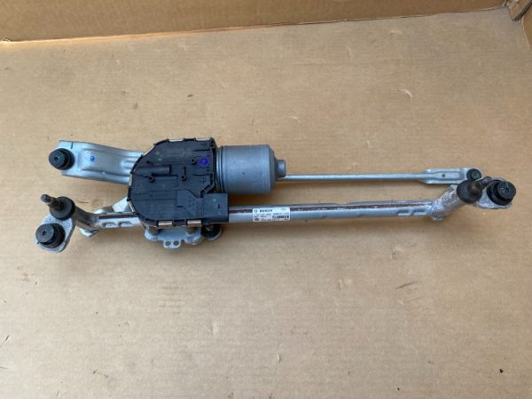 Ansamblu stergator cu motoras VW Golf 7 2019 5G2955023D 5G2 955 023 D 5G2955119A 5G2 955 119 A volan dreapta - Dezmembrari Auto