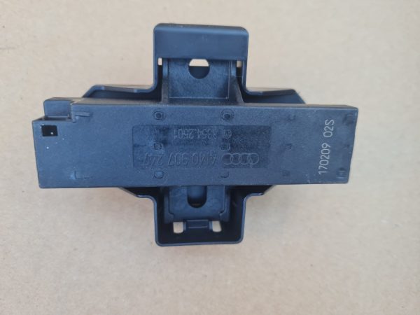 Antena kessy Audi Q8 2019 4M0907247 4M0 907 247 - Dezmembrari Auto
