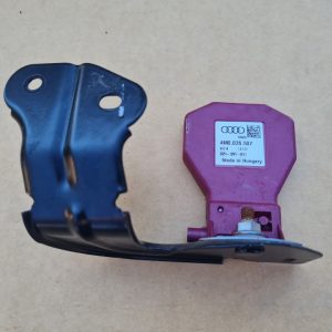 Antena pentru telefon dreapta spate Audi Q7 Q8 A5 F5 A4 B9 4M0035507 - Dezmembrari Auto