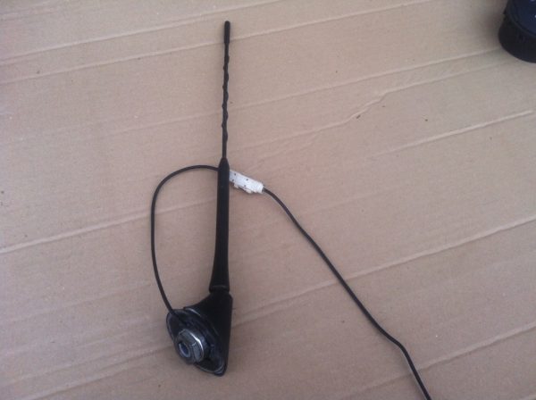 Antena radio Seat Ibiza 2010 - Dezmembrari Auto