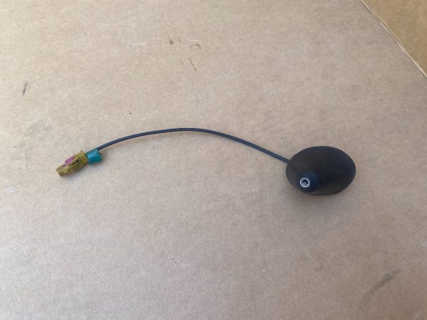 Antena radio VW Audi 8X4035501A 8X4 035 501 A - Dezmembrari Auto