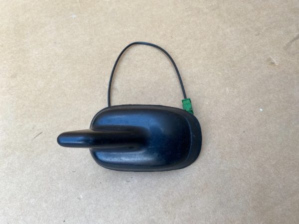 Antena radio VW Passat B6 3C0035507Q 3C0 035 507 Q - Dezmembrari Auto