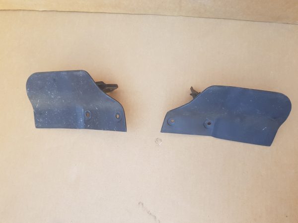 Aparatori noroi stanga dreapta VW Jetta 2016 5C6854856 5C6854855 - Dezmembrari Auto