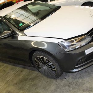 Aripa dreapta fata VW Jetta LD7X gri - Dezmembrari Auto