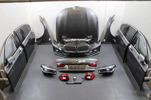 Aripa stanga fata BMW G11 G12 2017 - Dezmembrari Auto