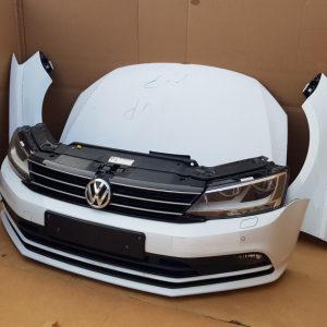 Aripa stanga fata VW Jetta 2016 culoare alba LC9A - Dezmembrari Auto