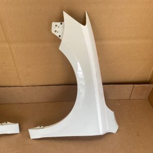 Aripa stanga fata VW Jetta 2017 alb lc9a 5C6821105A 5C6 821 105 A - Dezmembrari Auto