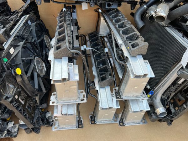 Armatura bara fata VW Touareg CR din 2018 2019 2020 2021 2022 2023 - Dezmembrari Auto