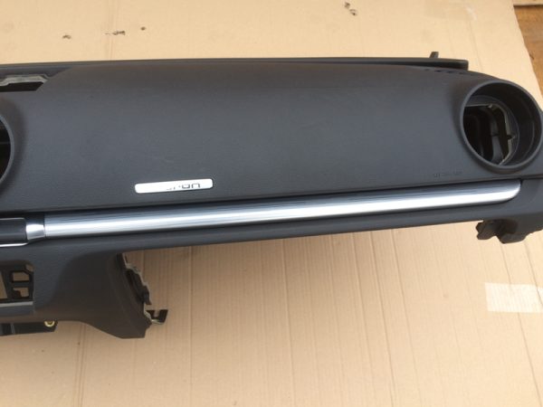 Plansa bord Audi A3 8v e-tron din 2015 - Dezmembrari Auto - imagine 2