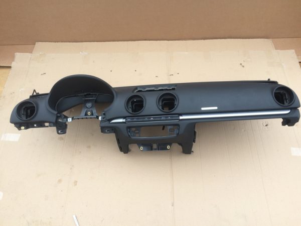 Plansa bord Audi A3 8v e-tron din 2015 - Dezmembrari Auto