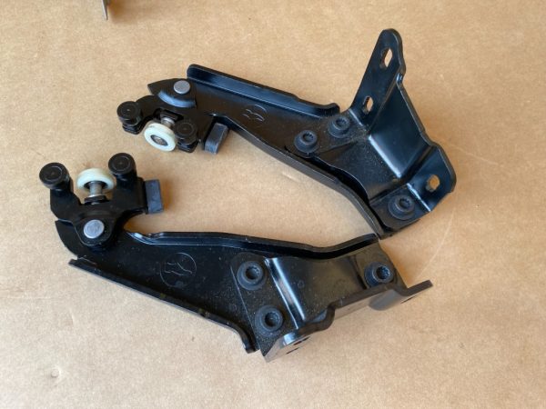Balama usa culisanta VW Caddy Ford Tourneo Connect 2023 2K7843398A 2K7 843 398 A la 0 km - Dezmembrari Auto