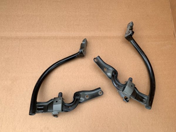 Balamale capota spate VW Passat B8 magotan 3GD827301 3GD827302 - Dezmembrari Auto